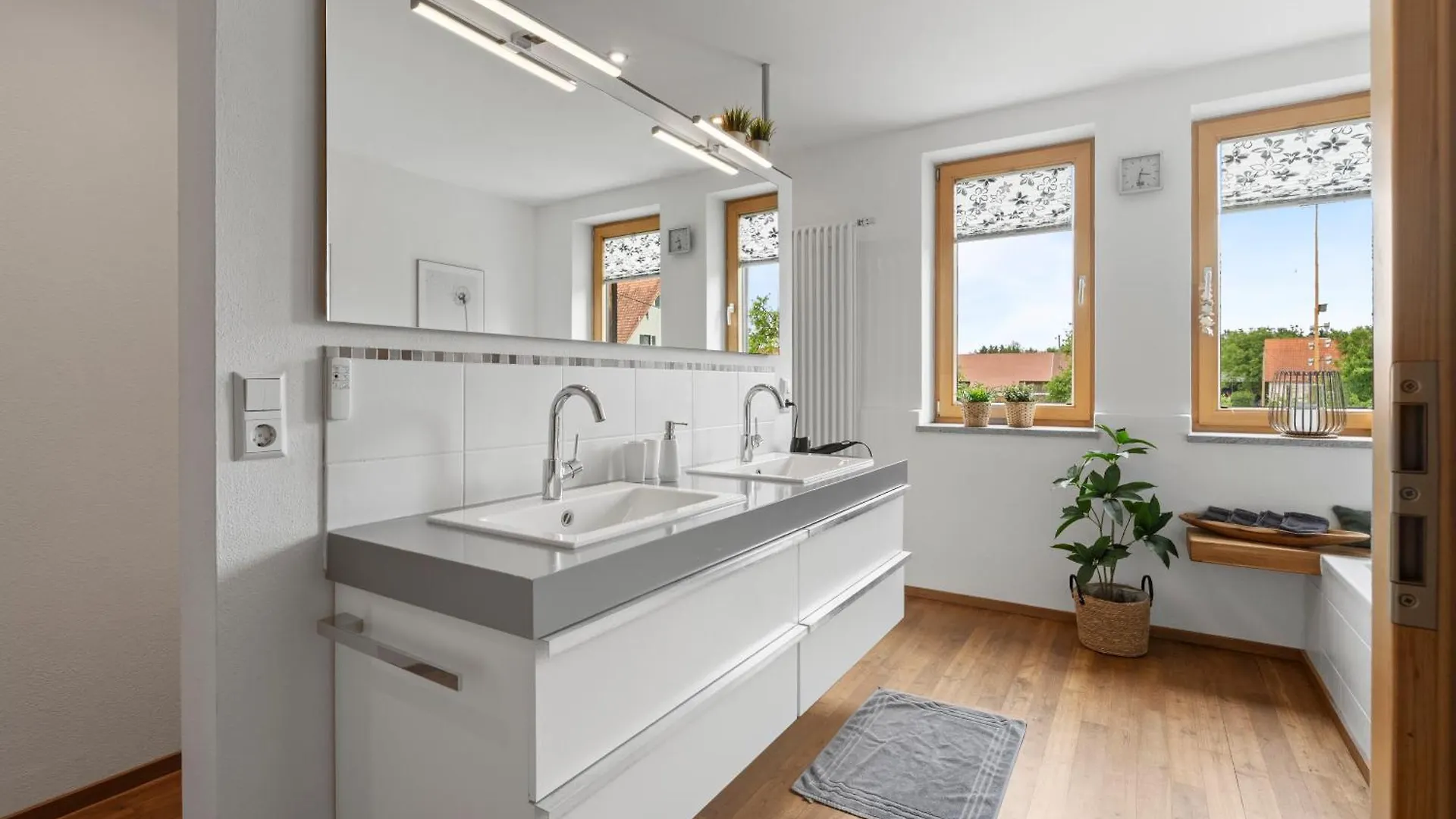 ממינגן Fe Wo Brunnen - 120 Qm - Ruhige Lage - Viel Natur- Komfortabel - Grosser Balkon Und Garten - 3D Rundgang Verfuegbar גרמניה